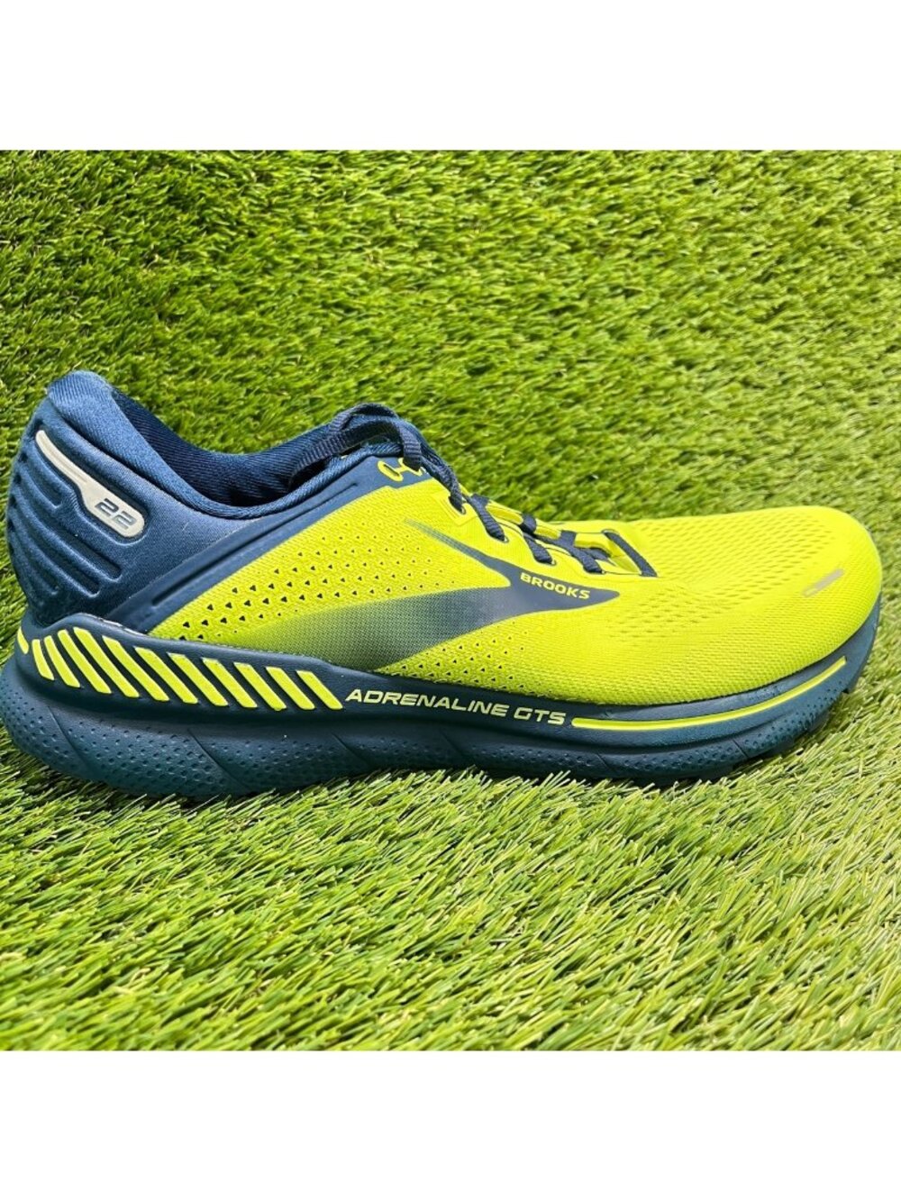 Brooks Adrenaline GTS 22 Mens Size 11.5 Neon Yellow Black Running Shoes Sneakers